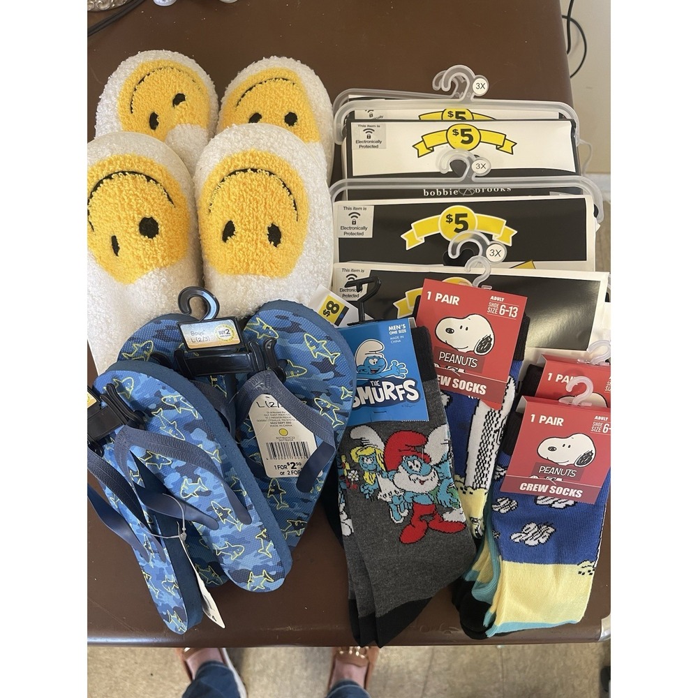 Mixed clothing lot Jogger Yoga Pants Flip Flops Slippers Socks - Dollar General‎